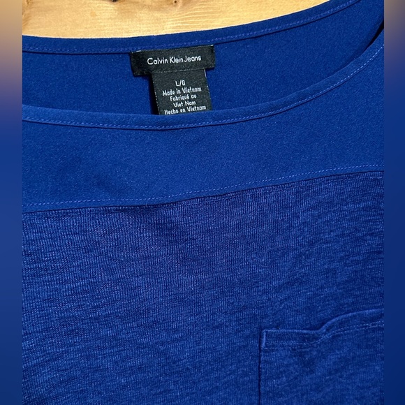 Calvin Klein Jeans Cuffed Short Sleeve Shirt w/ Pocket in Royal Blue Large - Picture 5 of 9